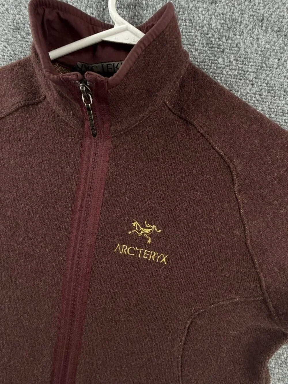 VTG Arc’teryx Regent Cardigan 2006 Large Raspberry Italian Wool Blend Red Brown